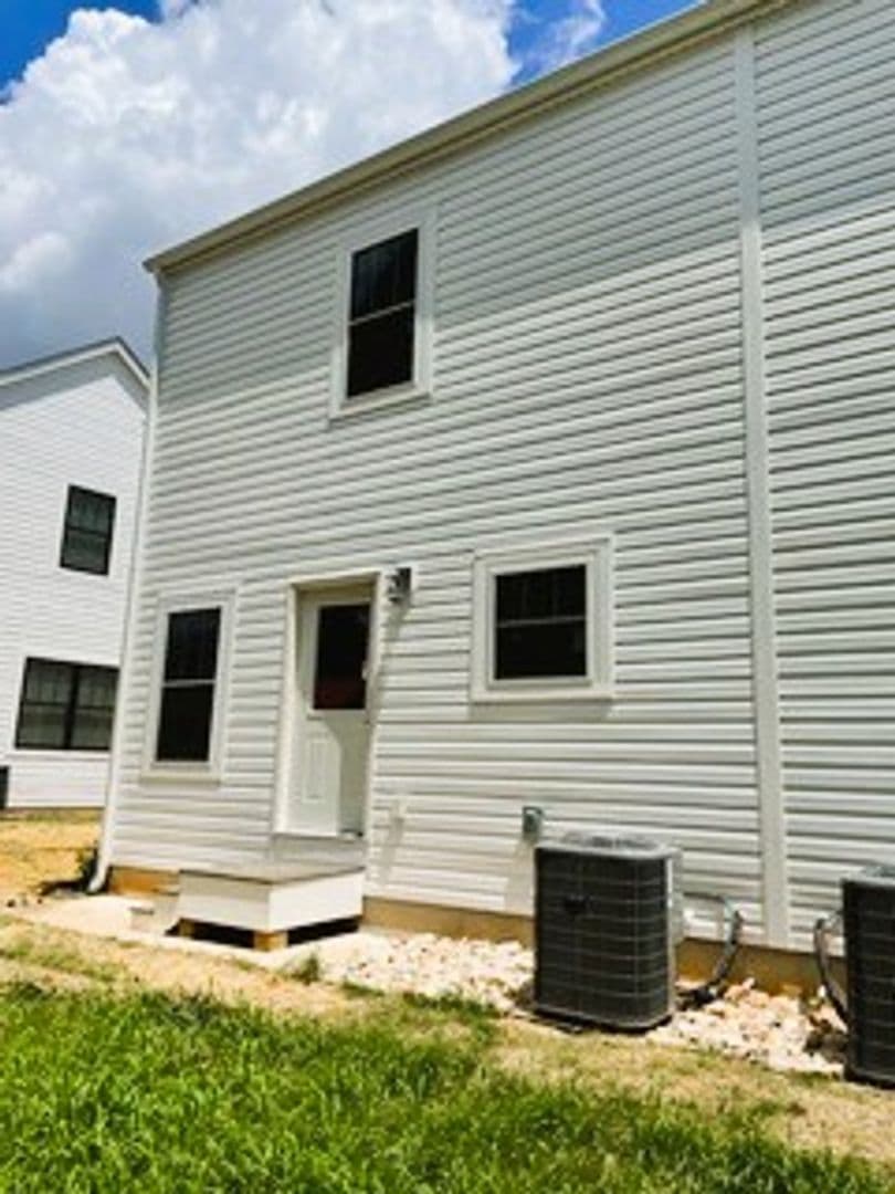 Rockingham House: 2656 Greenport Drive