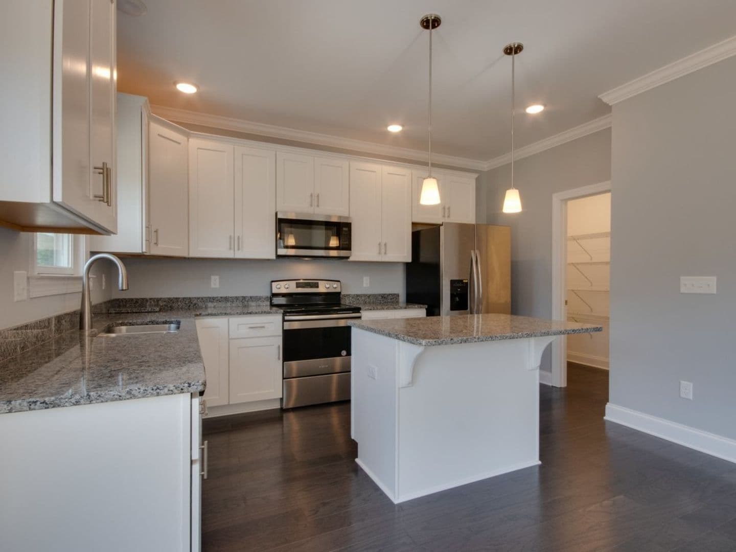Rockingham House: 1318 Caspian Way