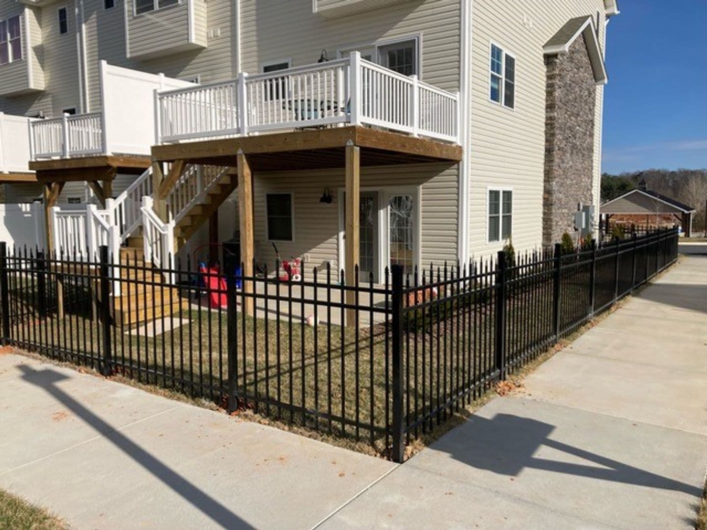 Rockingham House: 1318 Caspian Way