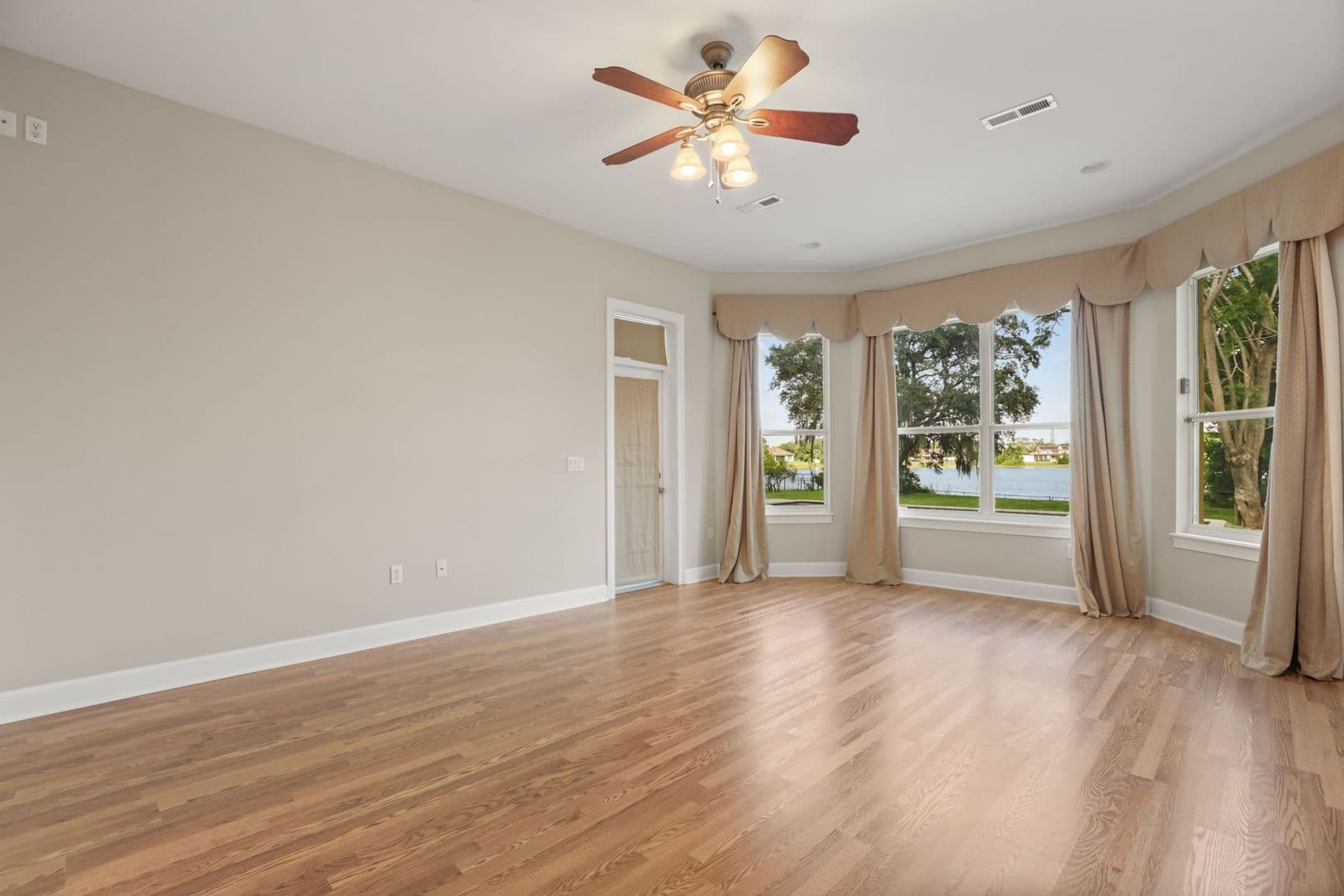 Orlando House: 5554 Palm Lake Cir.
