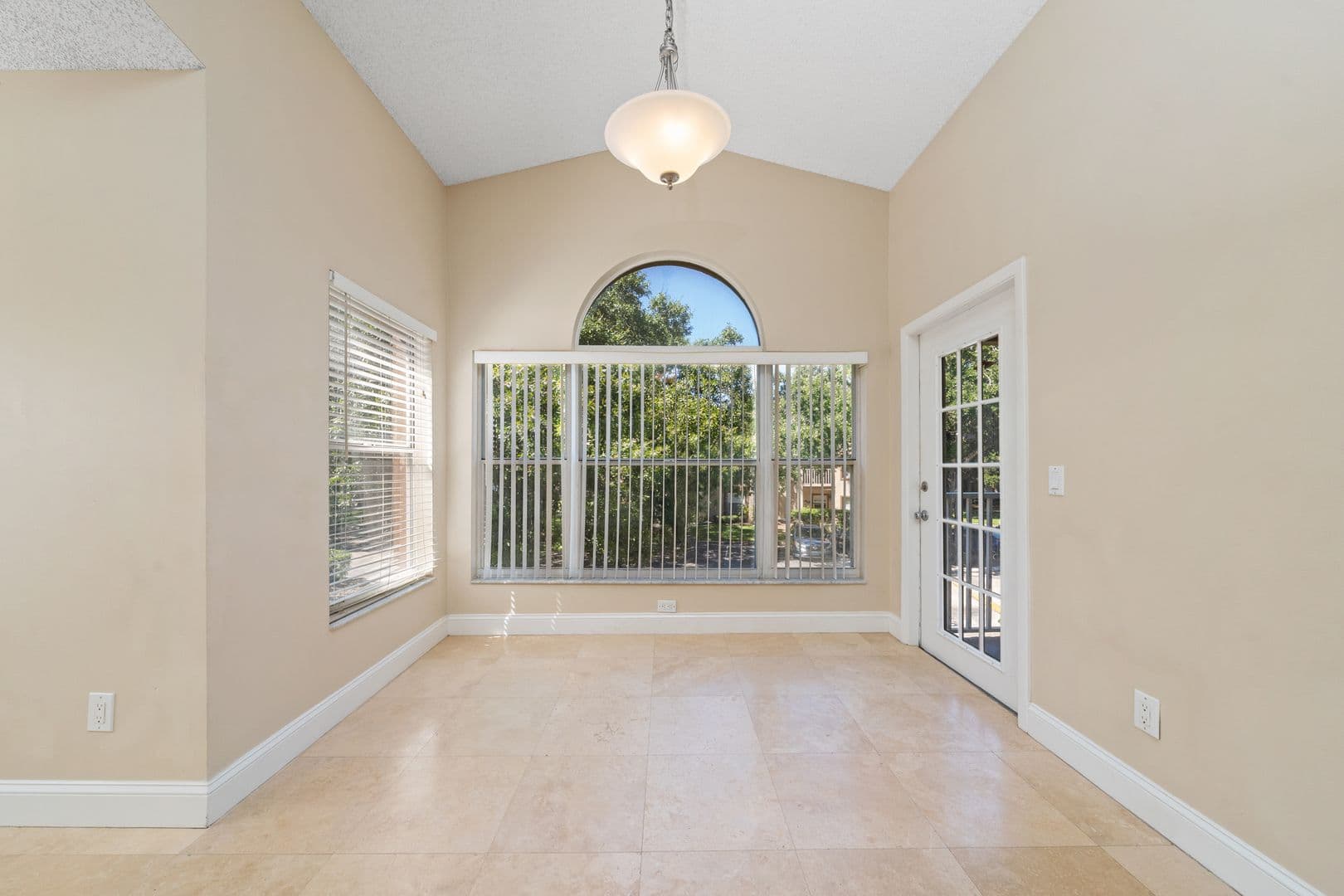 Orlando Condo: 5432 E. Michigan St. Unit #6