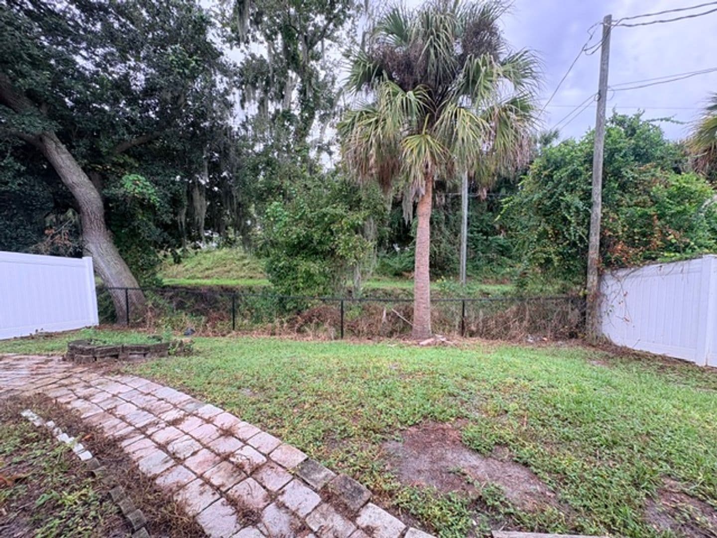 Edgewater House: 2312 Fern Palm Dr.