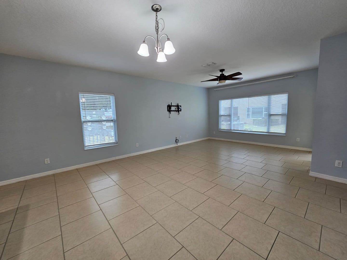 Kissimmee House: 1200 Pensacola Ct.