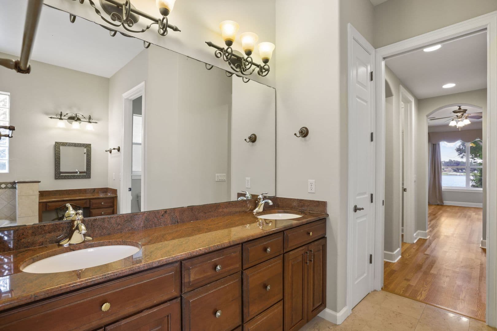Orlando House: 5554 Palm Lake Cir.
