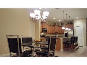 Orlando House: 14119 Queenside Street