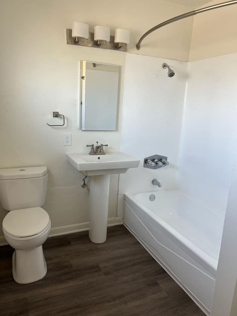 Anaheim Apartment: 1237 & 1243 North Dresden Place