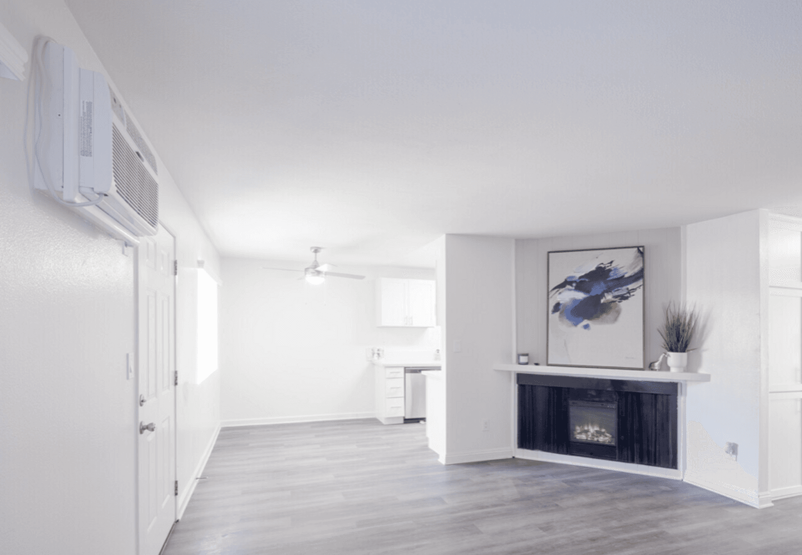 Artesia Apartment: 11562 186th Street
