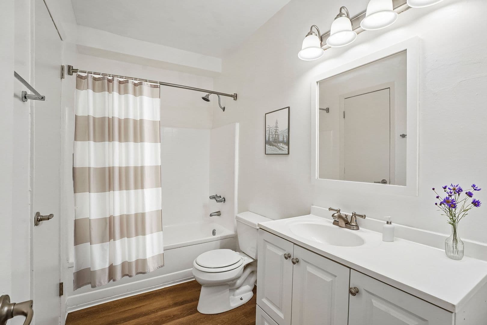 Pasadena Apartment: 410 Raymondale Drive