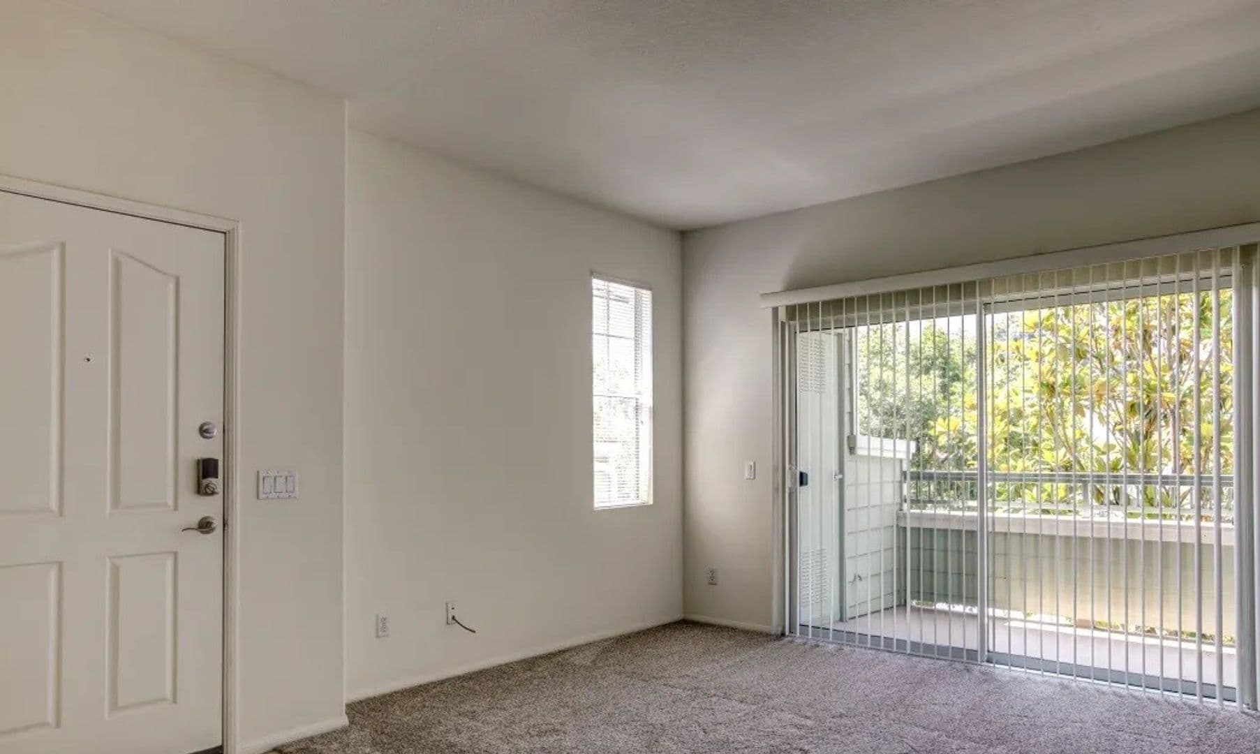 Ventura Apartment: 930 Pacific Strand Place