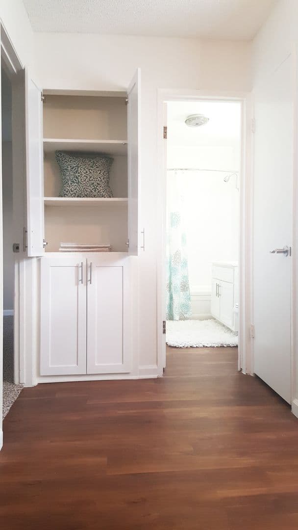 Pico Rivera Apartment: 9212 Burke Street