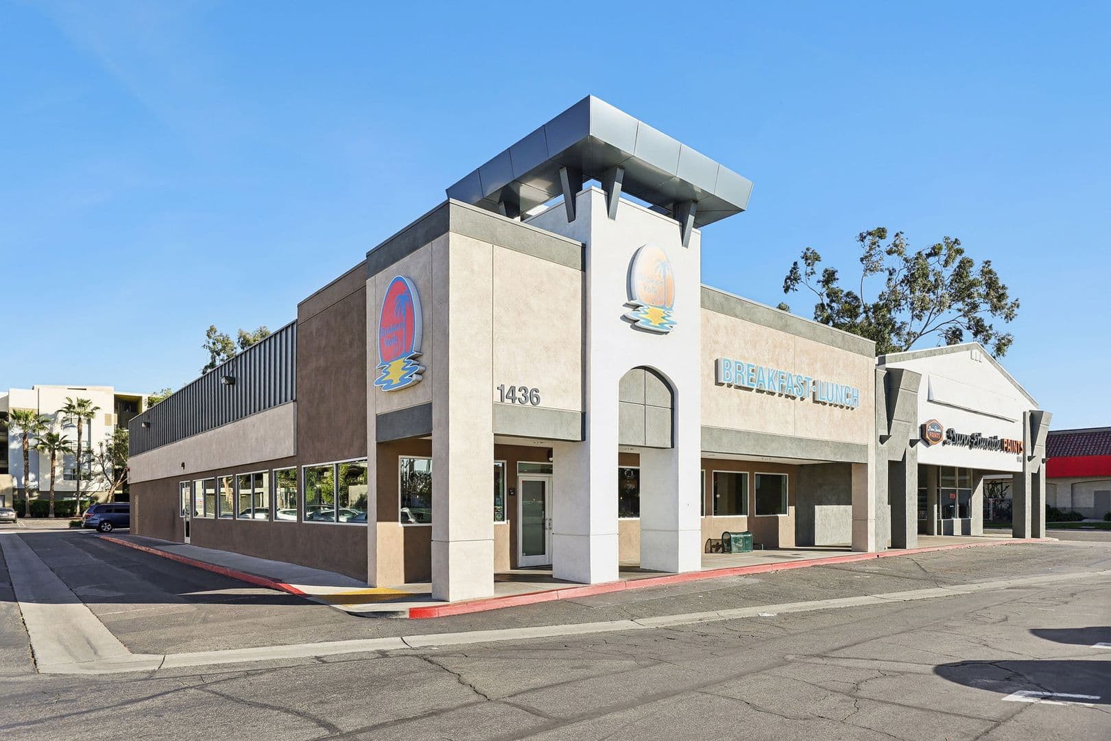 Anaheim Apartment: 1237 & 1243 North Dresden Place