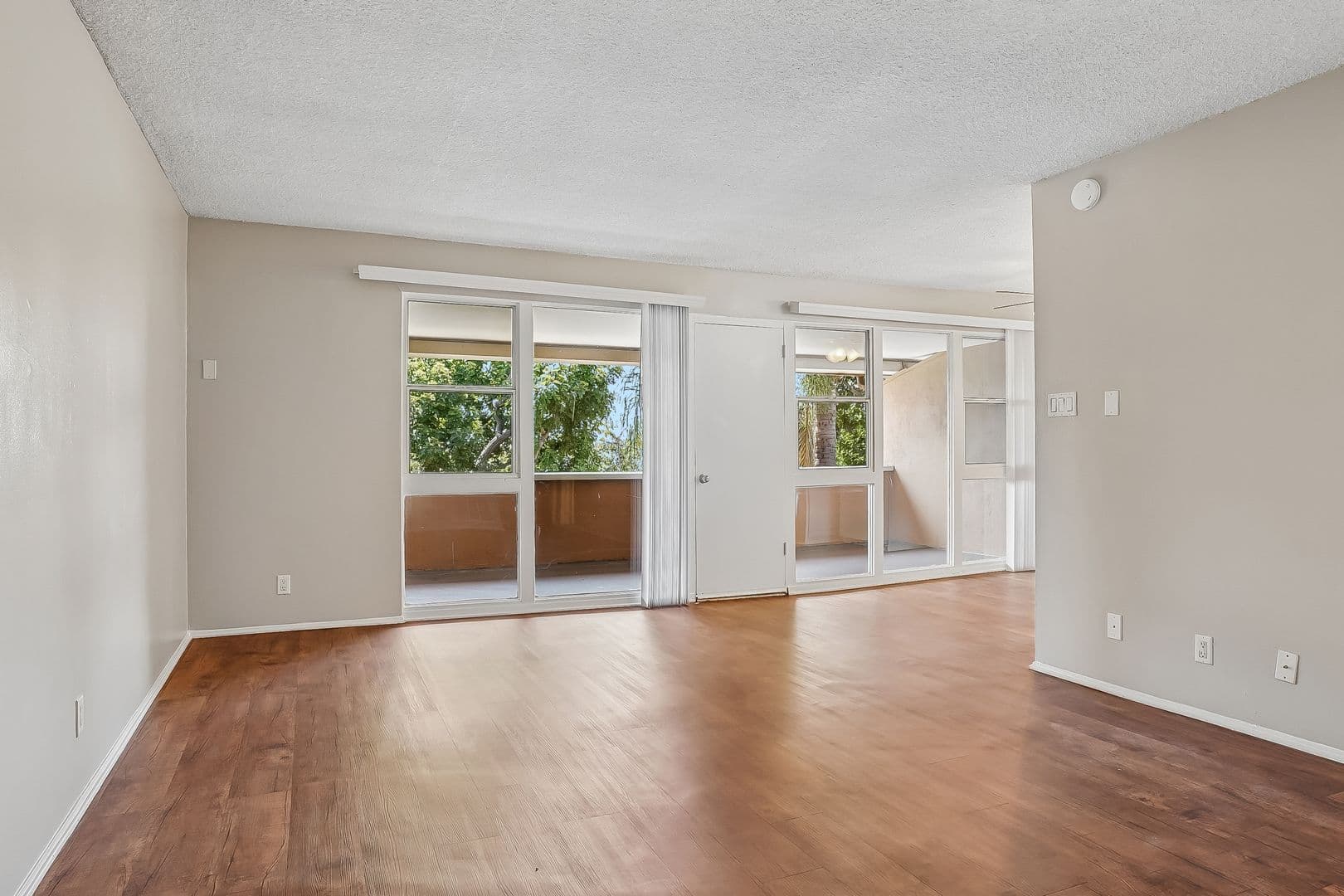 Pasadena Apartment: 410 Raymondale Drive