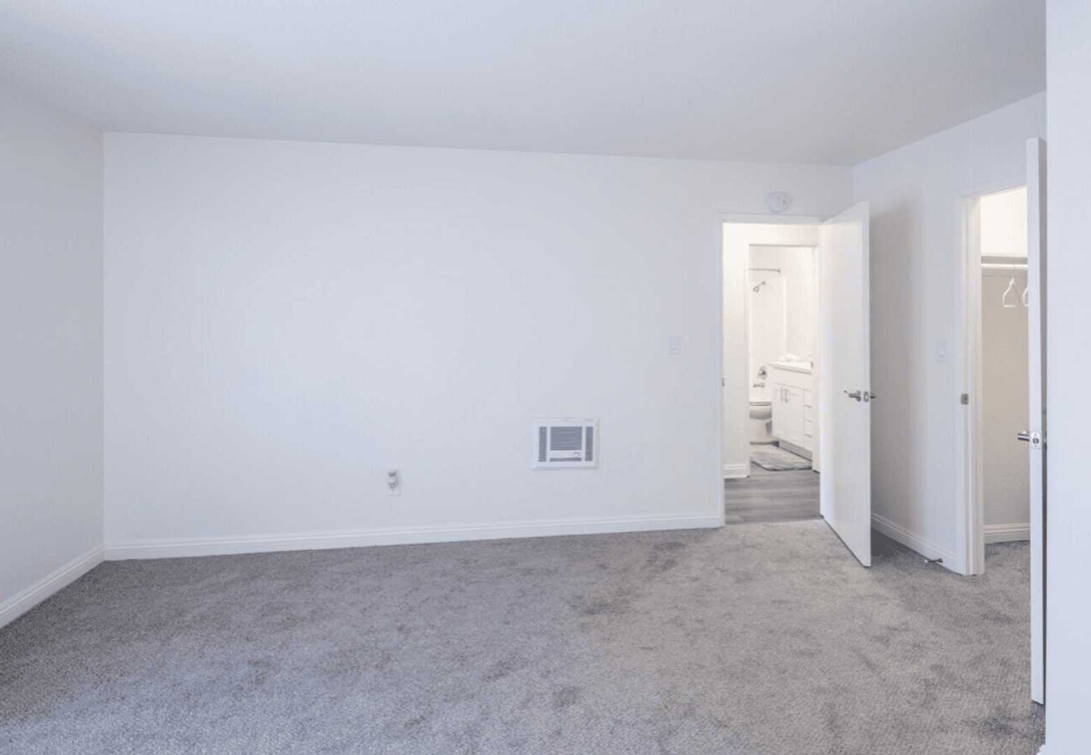 Artesia Apartment: 11562 186th Street