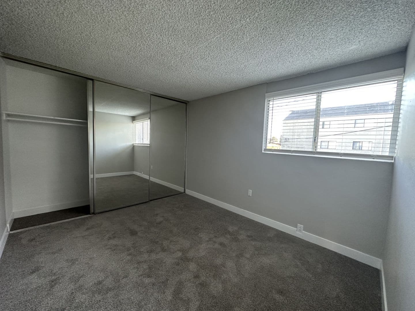 Long Beach Apartment: 4114 and 4118 Elm Ave