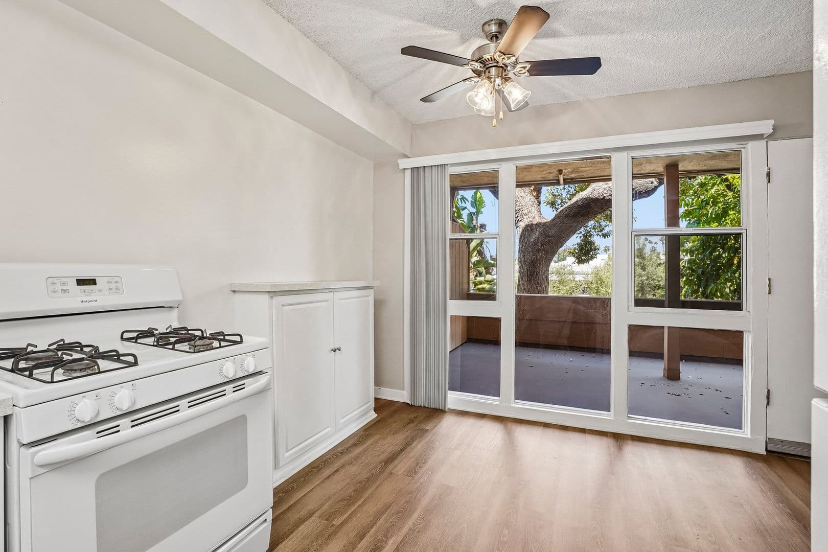 Pasadena Apartment: 410 Raymondale Drive