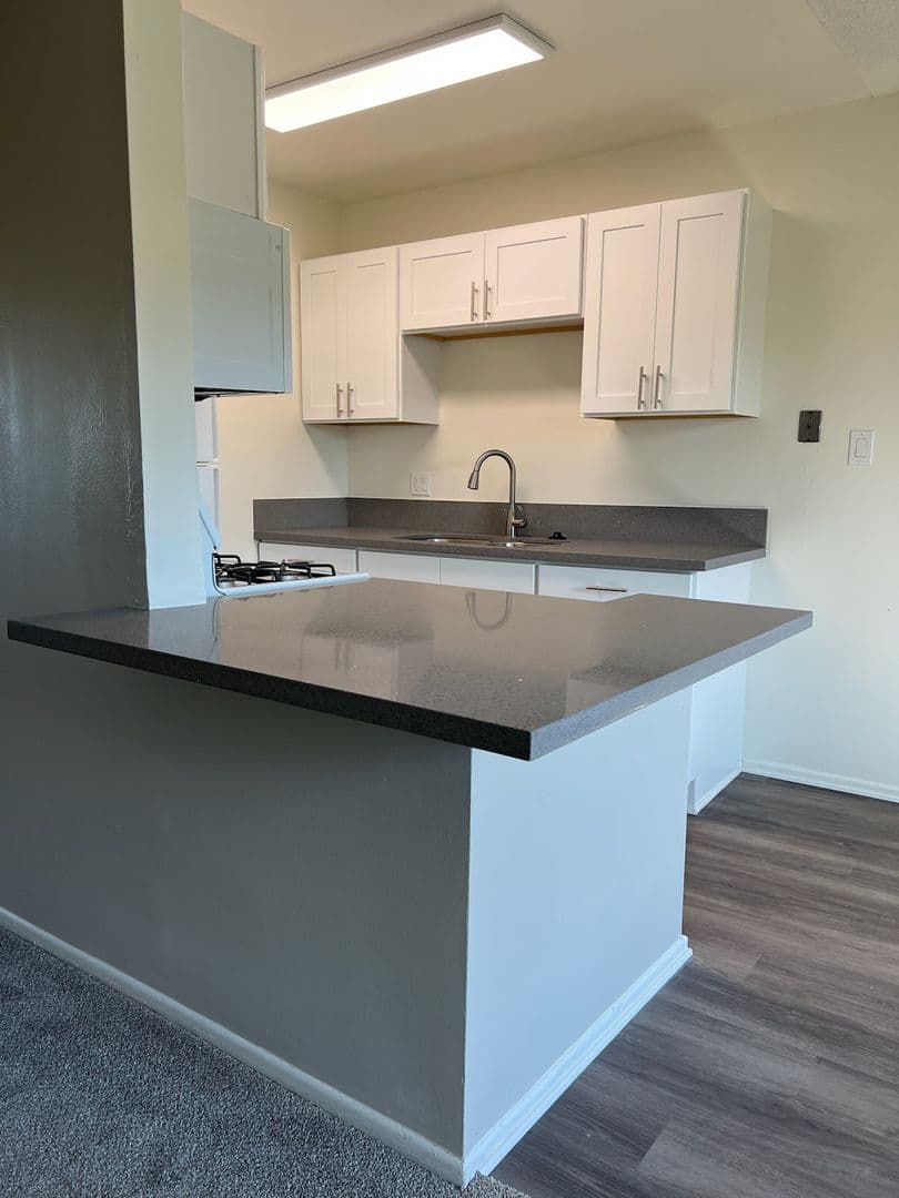 Anaheim Apartment: 1237 & 1243 North Dresden Place