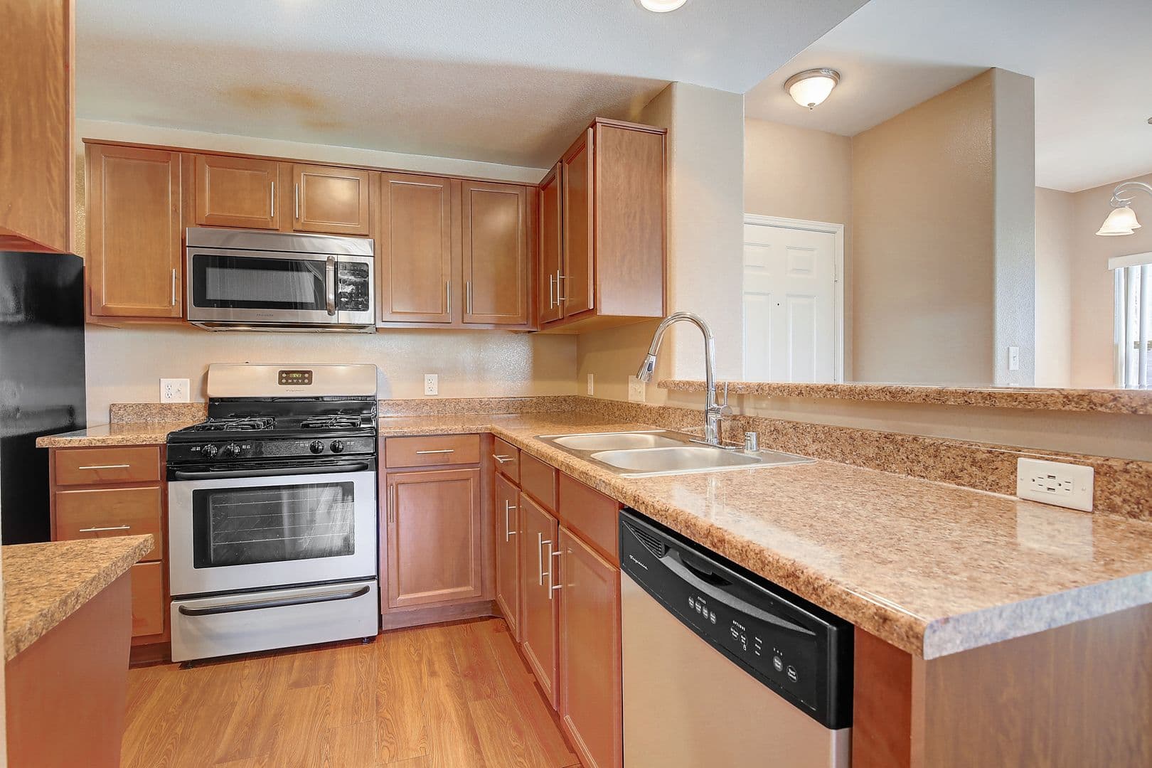 Las Vegas Apartment: 6885 W. Lone Mountain Rd.