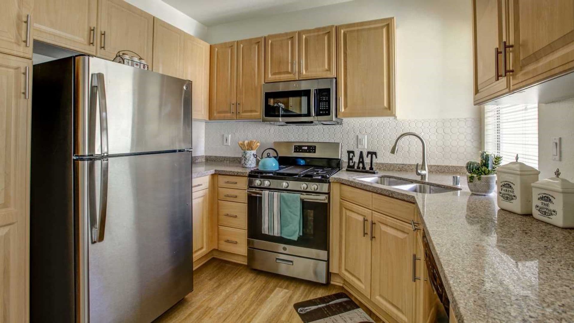 Ventura Apartment: 930 Pacific Strand Place