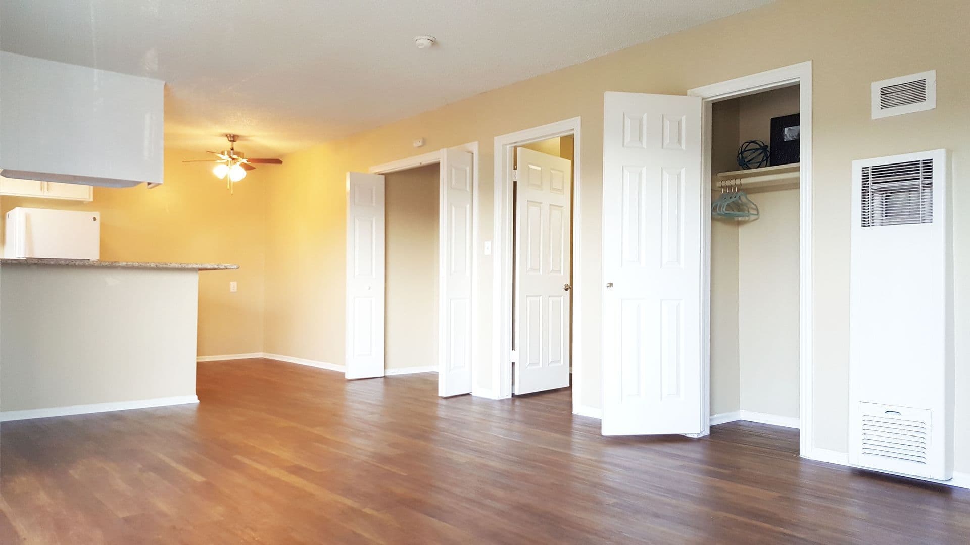 Downey Apartment: 8115 Imperial Highway