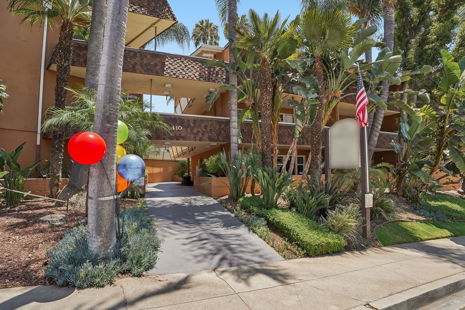 Pasadena Apartment: 410 Raymondale Drive