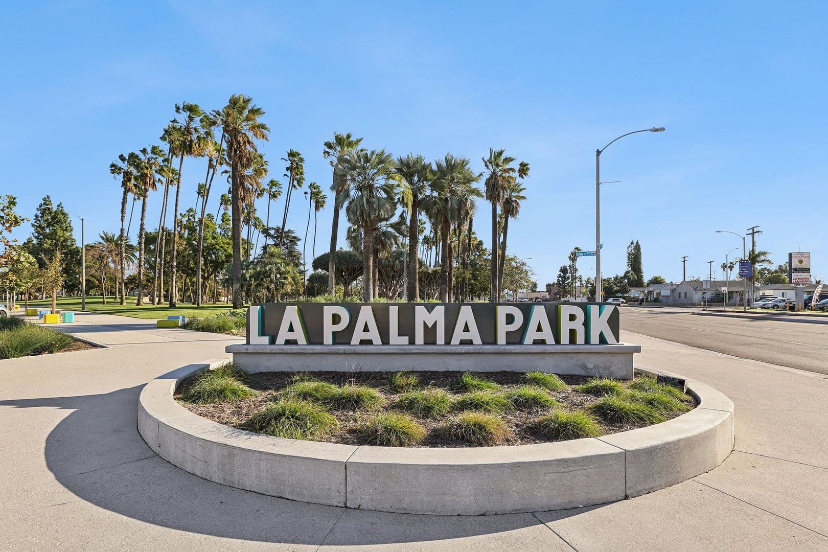 Anaheim Apartment: 1237 & 1243 North Dresden Place