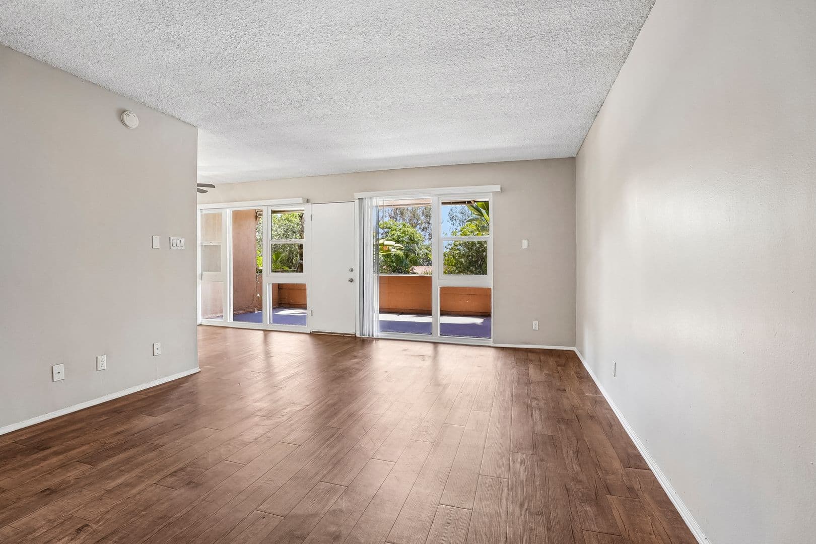 Pasadena Apartment: 410 Raymondale Drive
