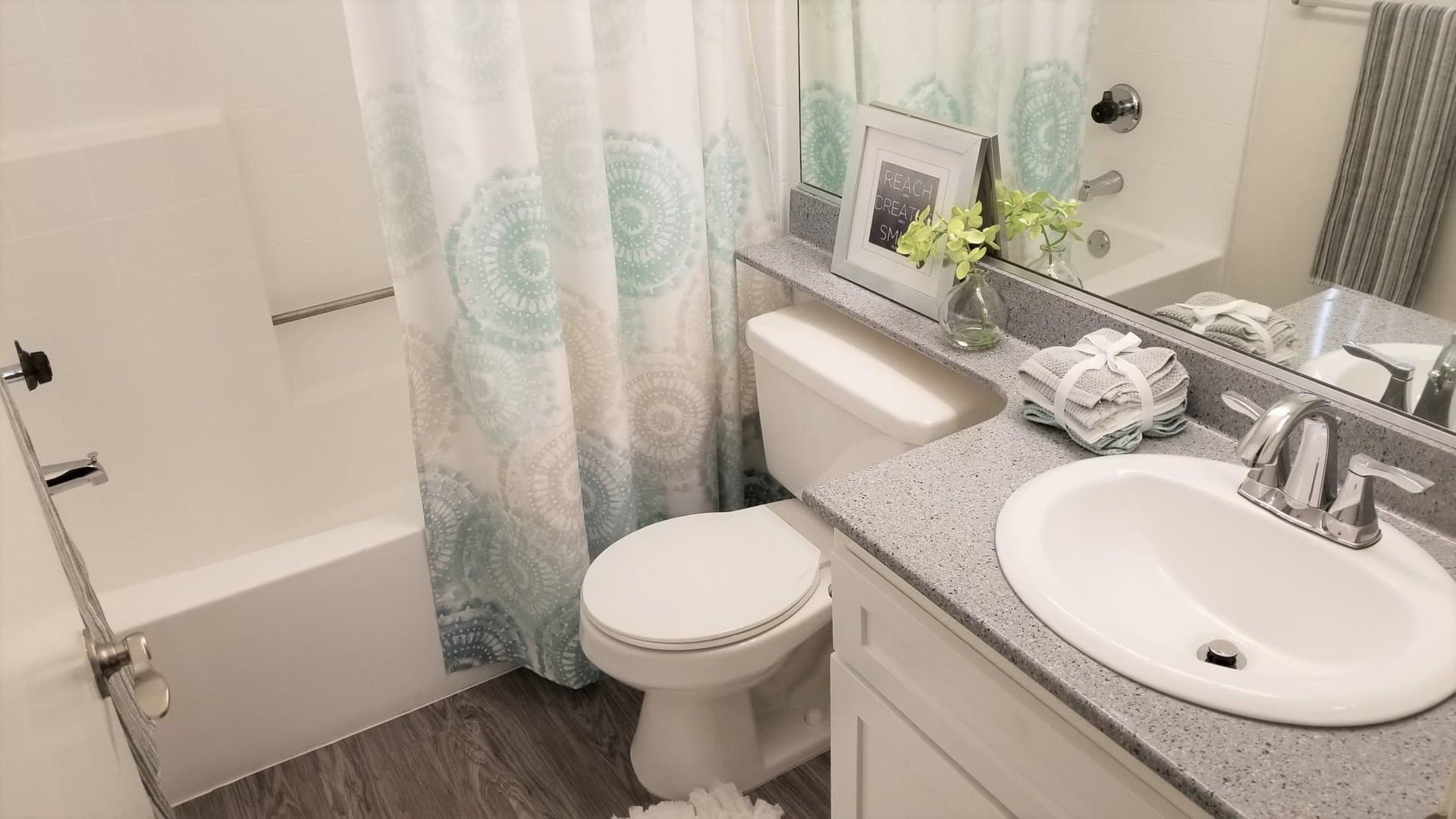 Los Angeles Apartment: 8600 Emerson Avenue