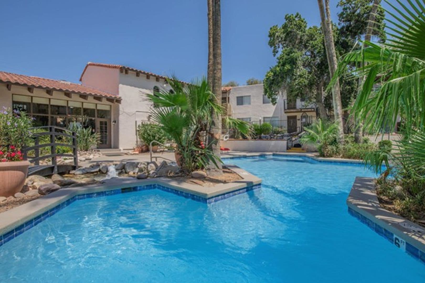 Tucson Apartment: 6200 N. Oracle Rd