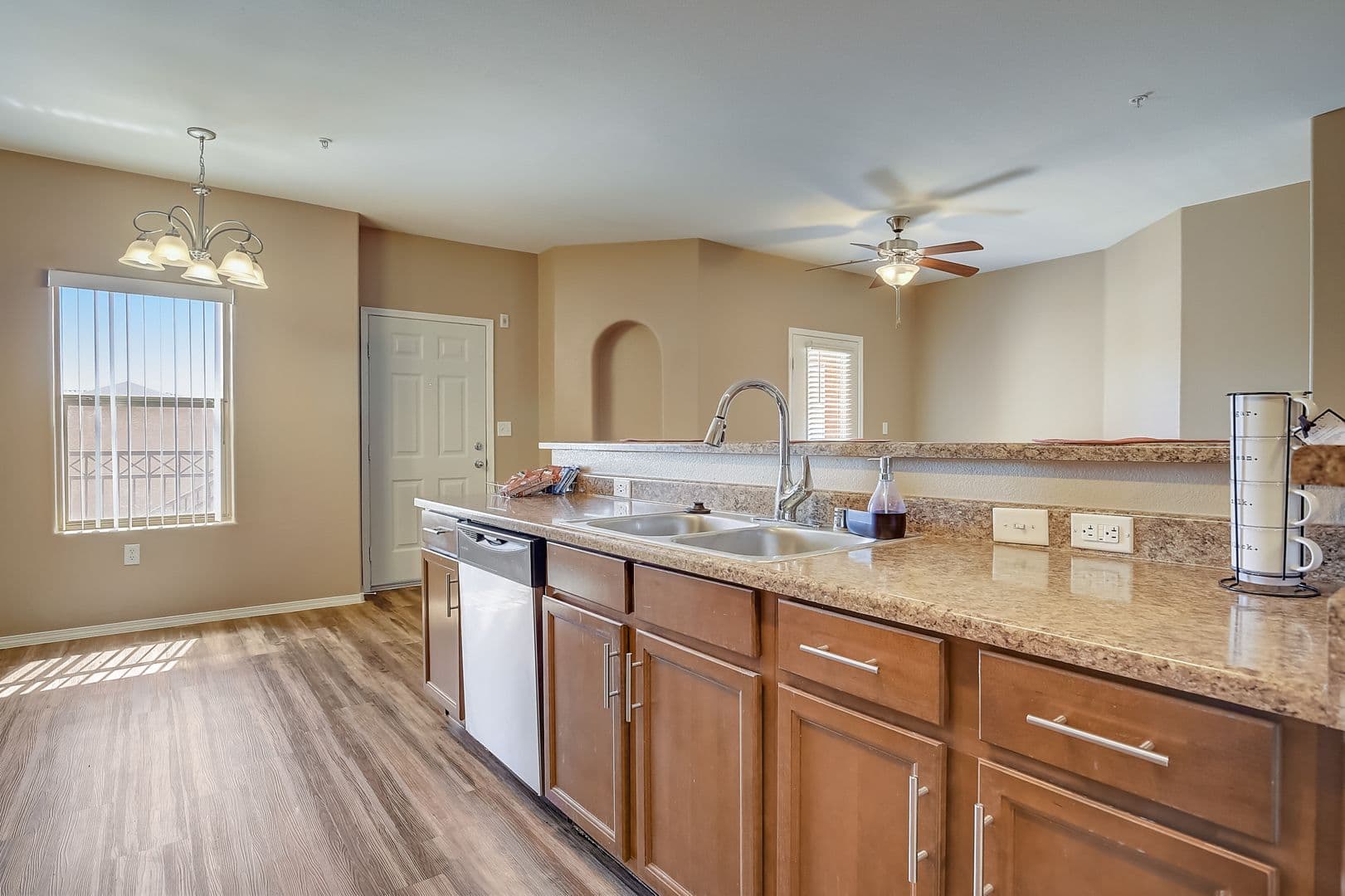 Las Vegas Apartment: 6885 W. Lone Mountain Rd.