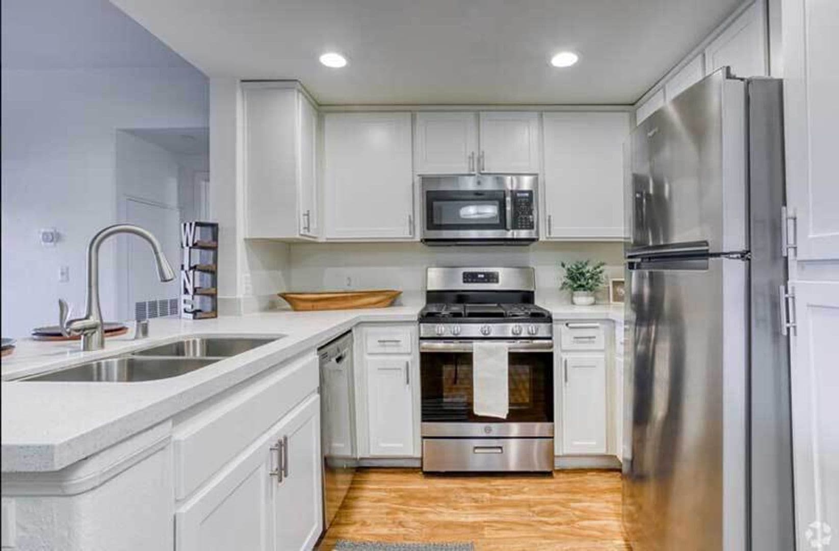 Las Vegas Apartment: 9550 W. Sahara Ave