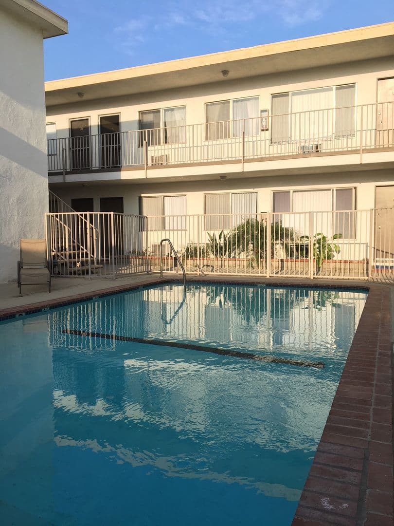 Sherman Oaks Apartment: 14600 Magnolia Blvd