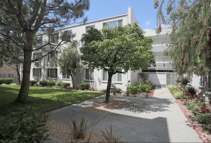 Pasadena Apartment: 1070 N. Lake Avenue