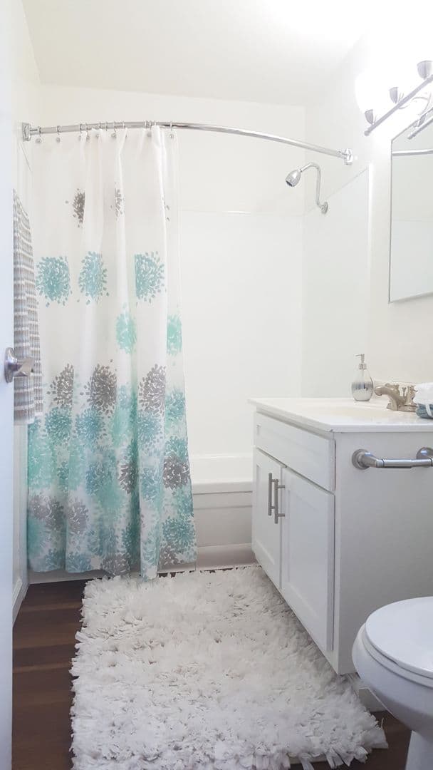 Pico Rivera Apartment: 9212 Burke Street