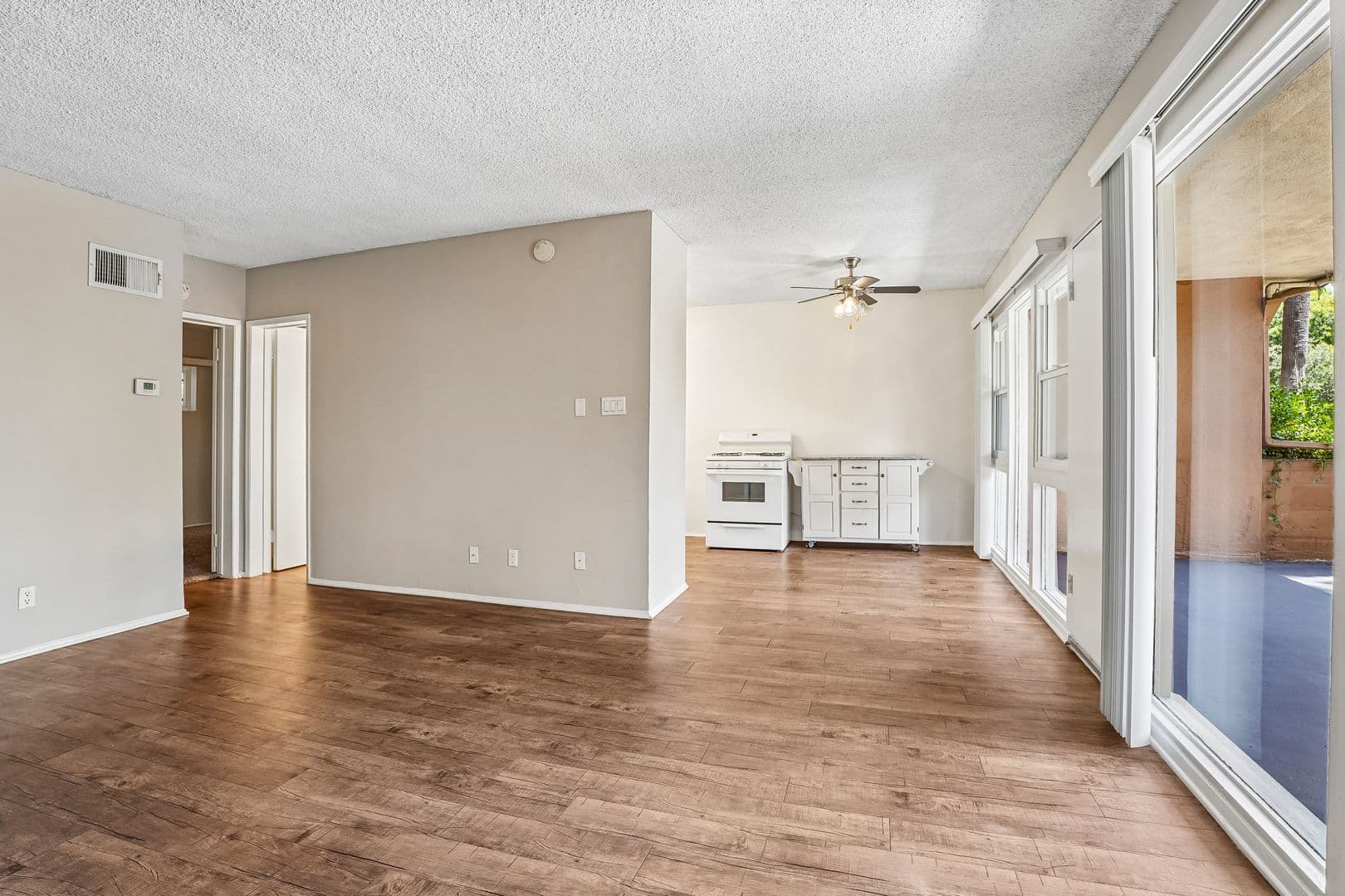 Pasadena Apartment: 410 Raymondale Drive