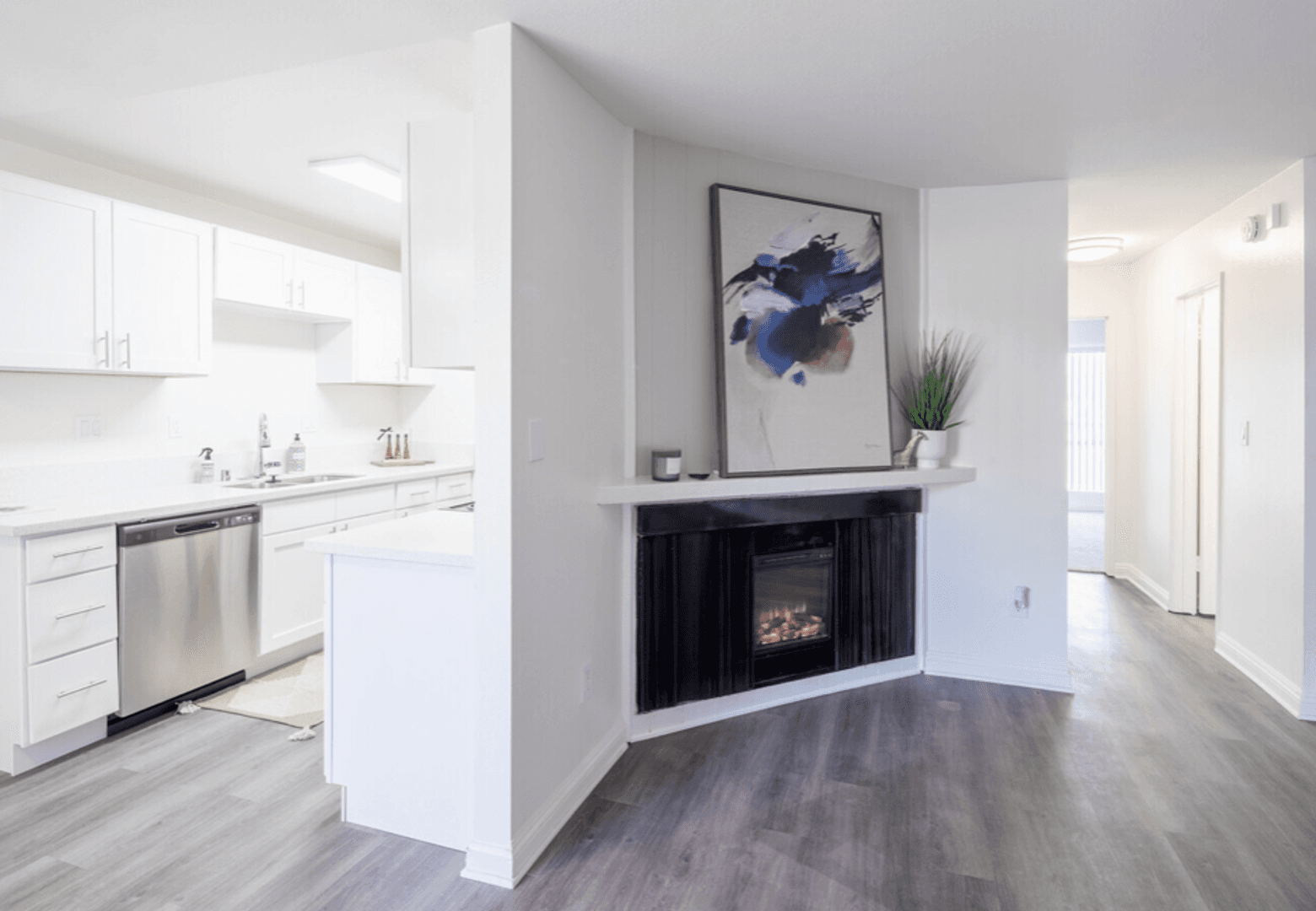 Artesia Apartment: 11562 186th Street