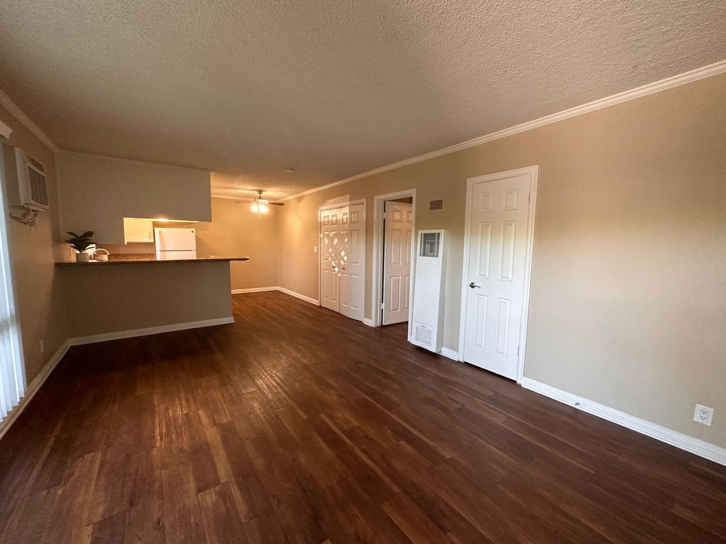 Downey Apartment: 8115 Imperial Highway