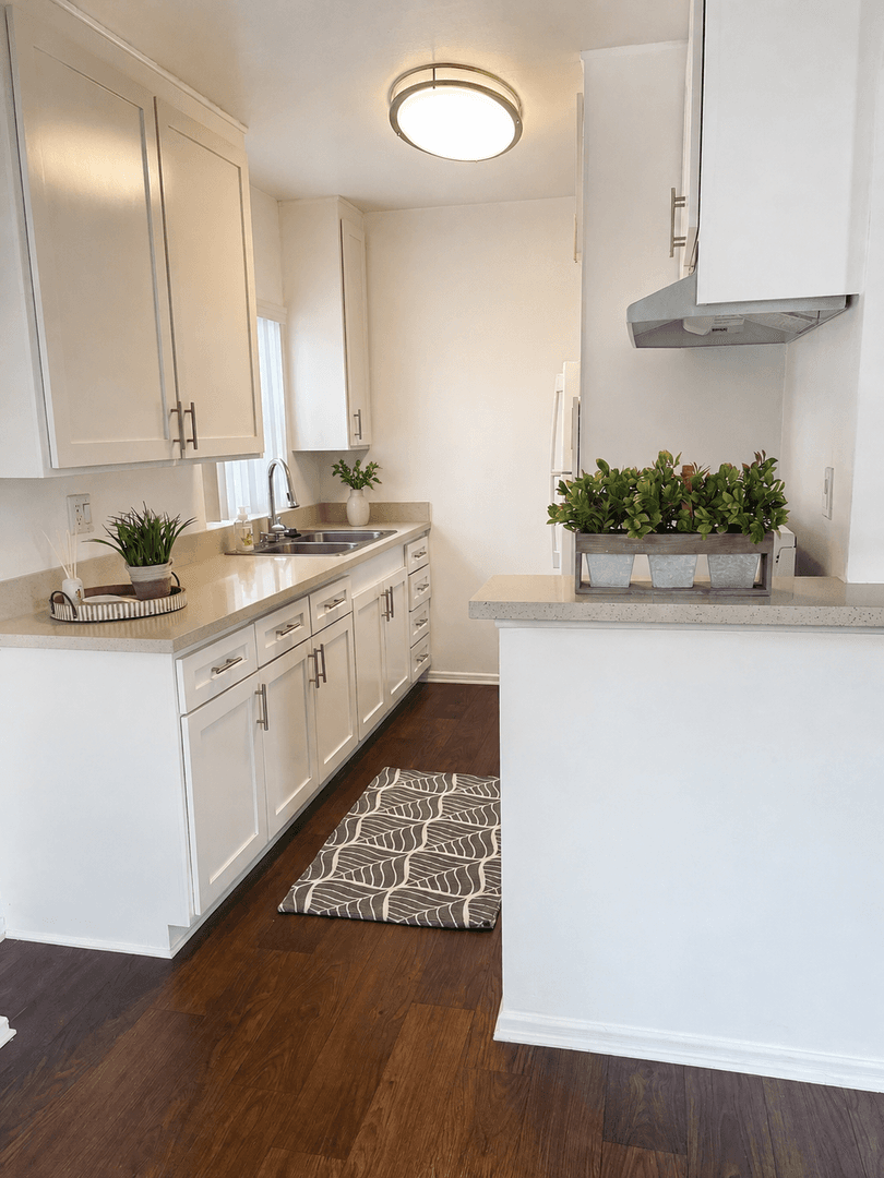 Sherman Oaks Apartment: 14600 Magnolia Blvd