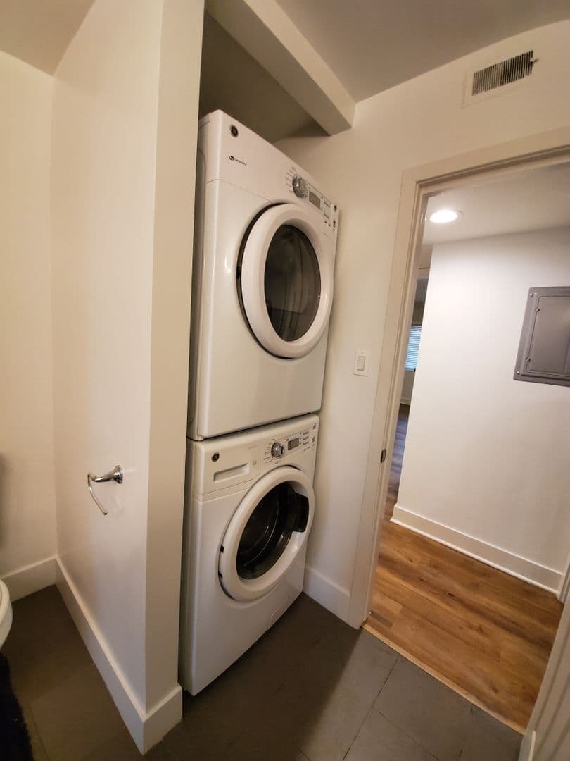 South Pasadena Apartment: 1653 Amberwood Drive