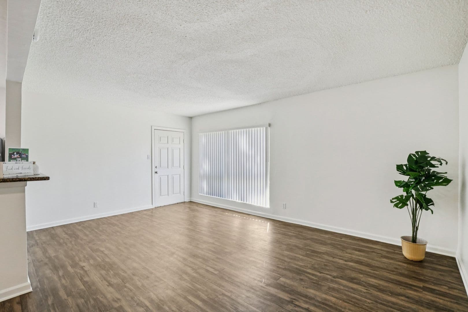 Anaheim Apartment: 1237 & 1243 North Dresden Place