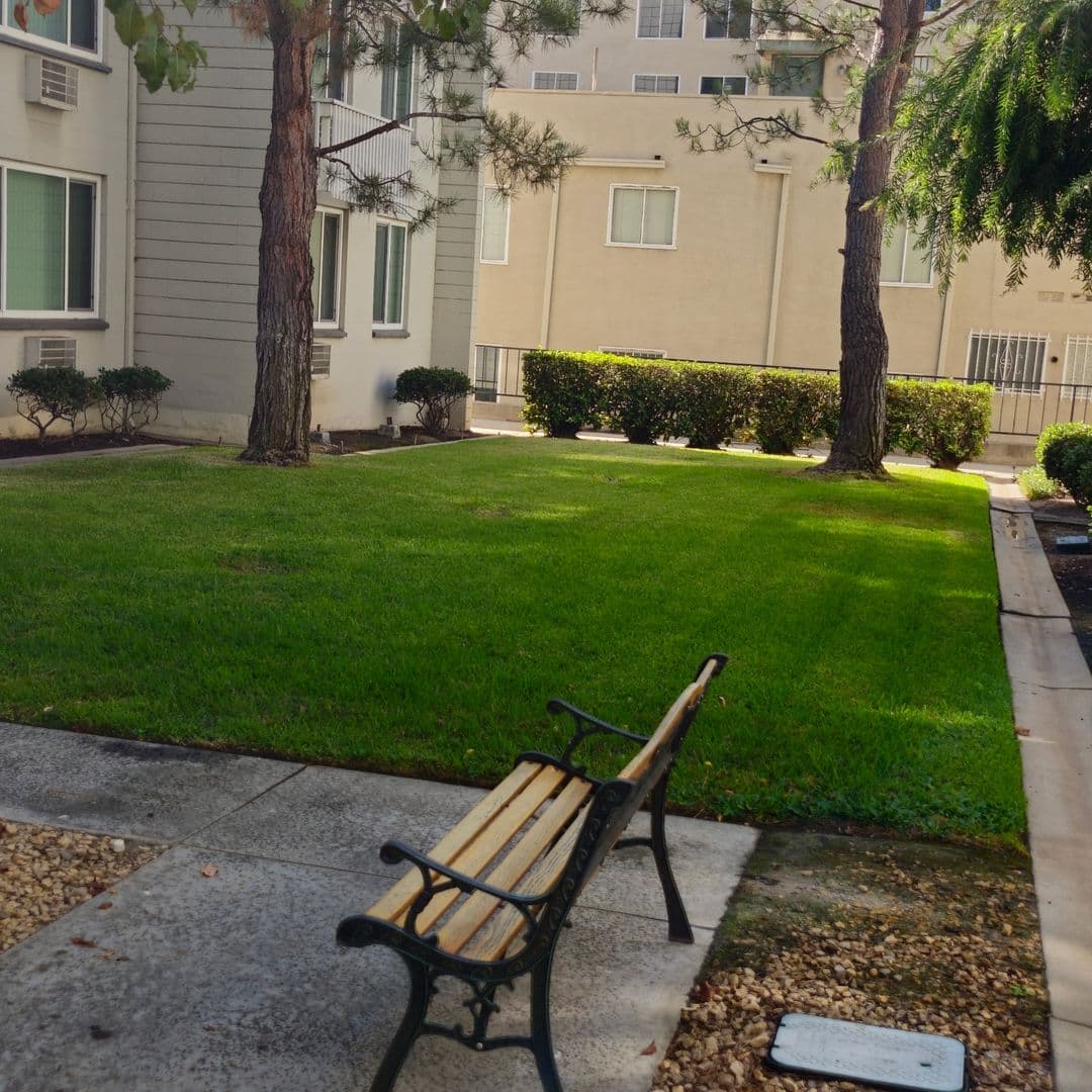 Pasadena Apartment: 1070 N. Lake Avenue