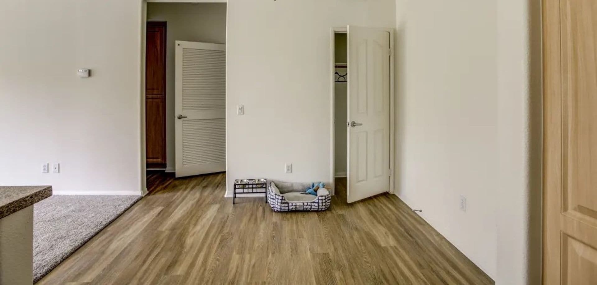 Ventura Apartment: 930 Pacific Strand Place