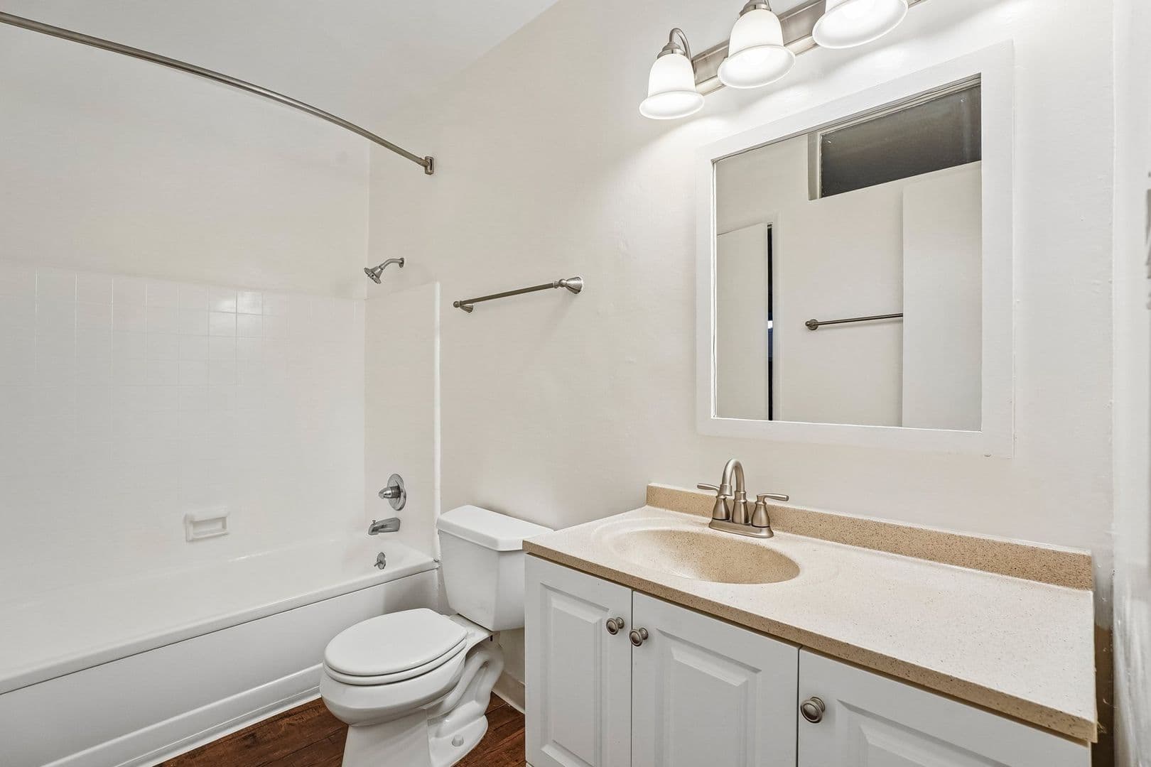 Pasadena Apartment: 410 Raymondale Drive