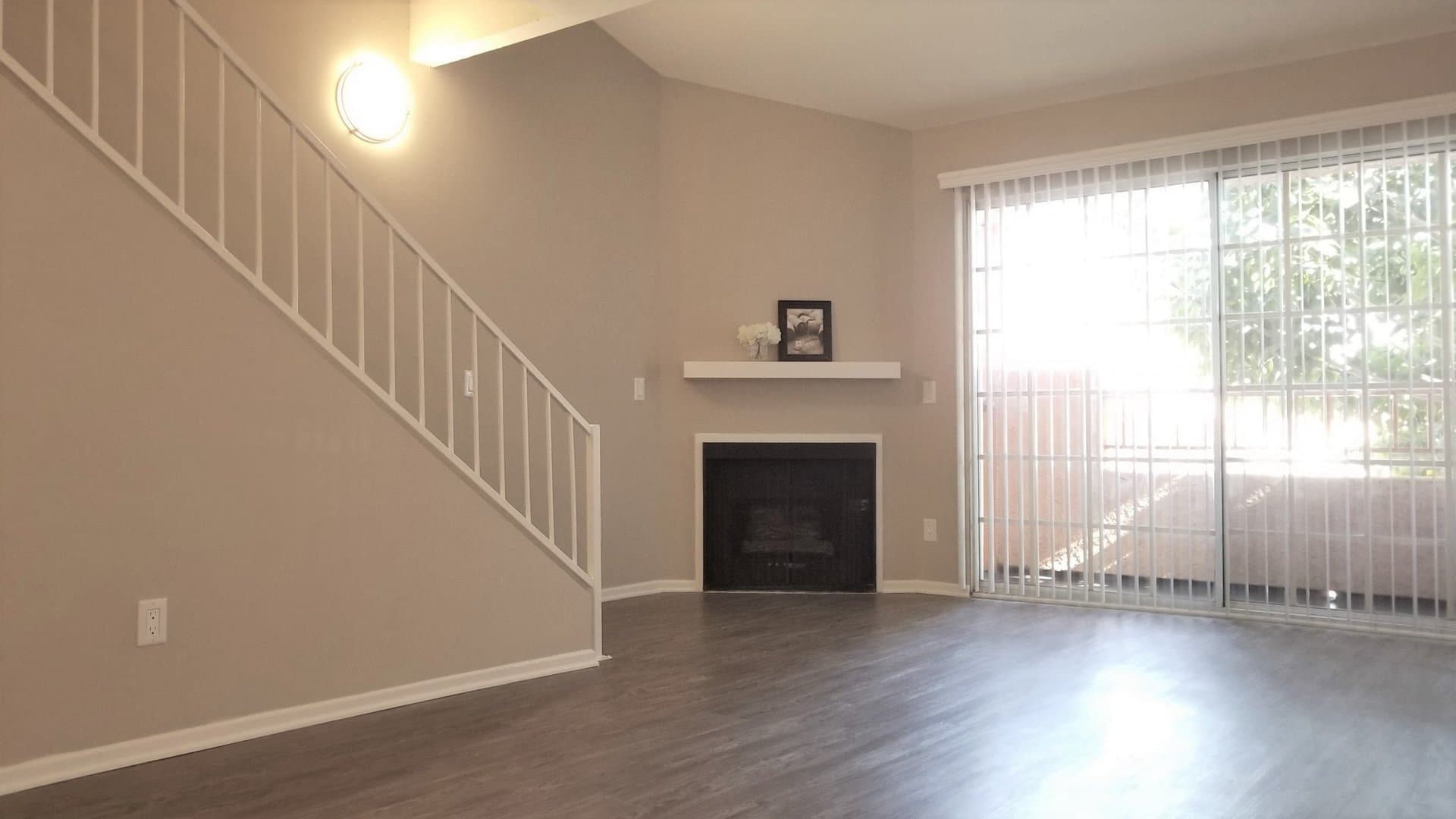 Los Angeles Apartment: 8600 Emerson Avenue