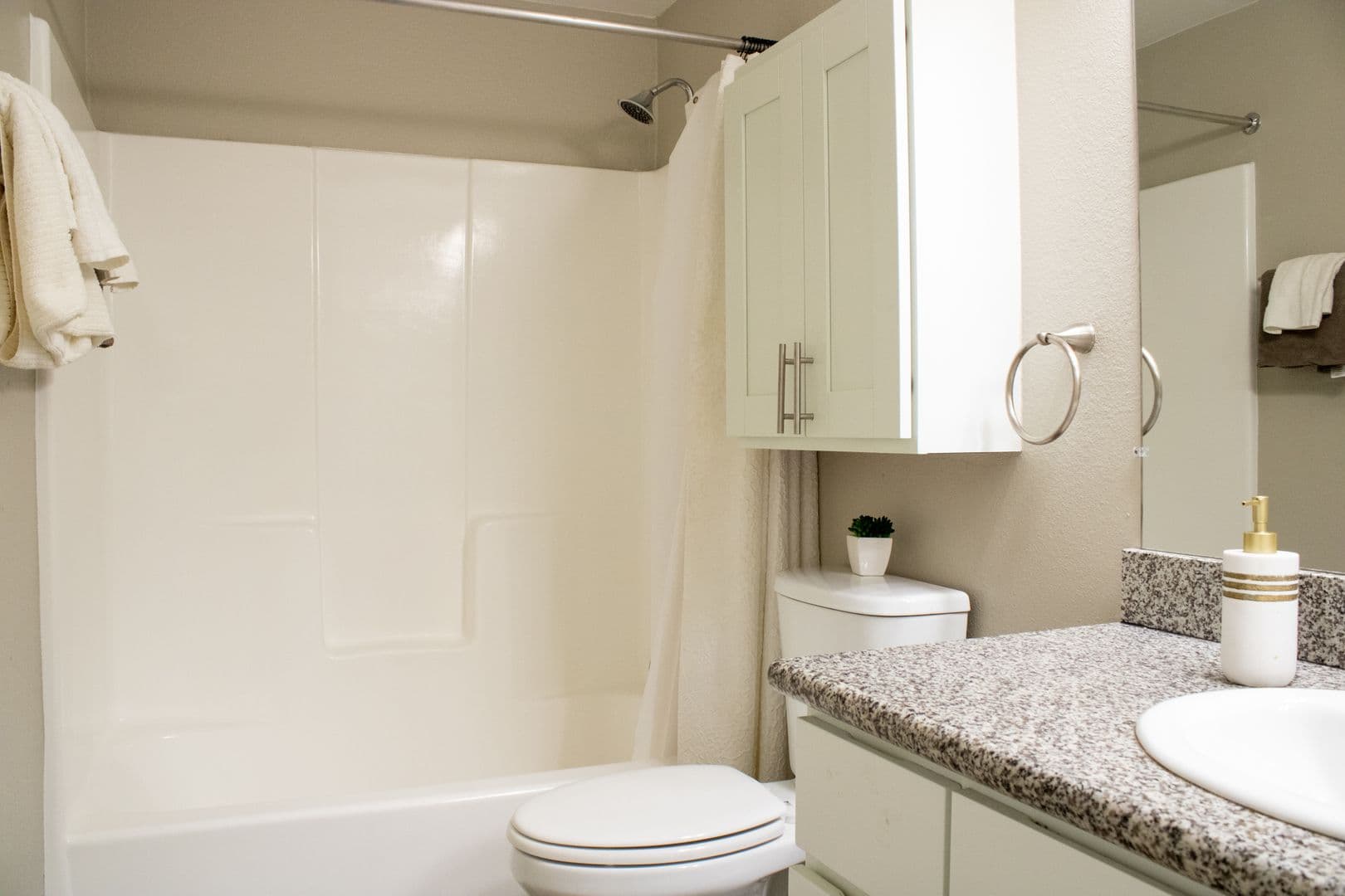Santa Ana Apartment: 1722 N. Bush St