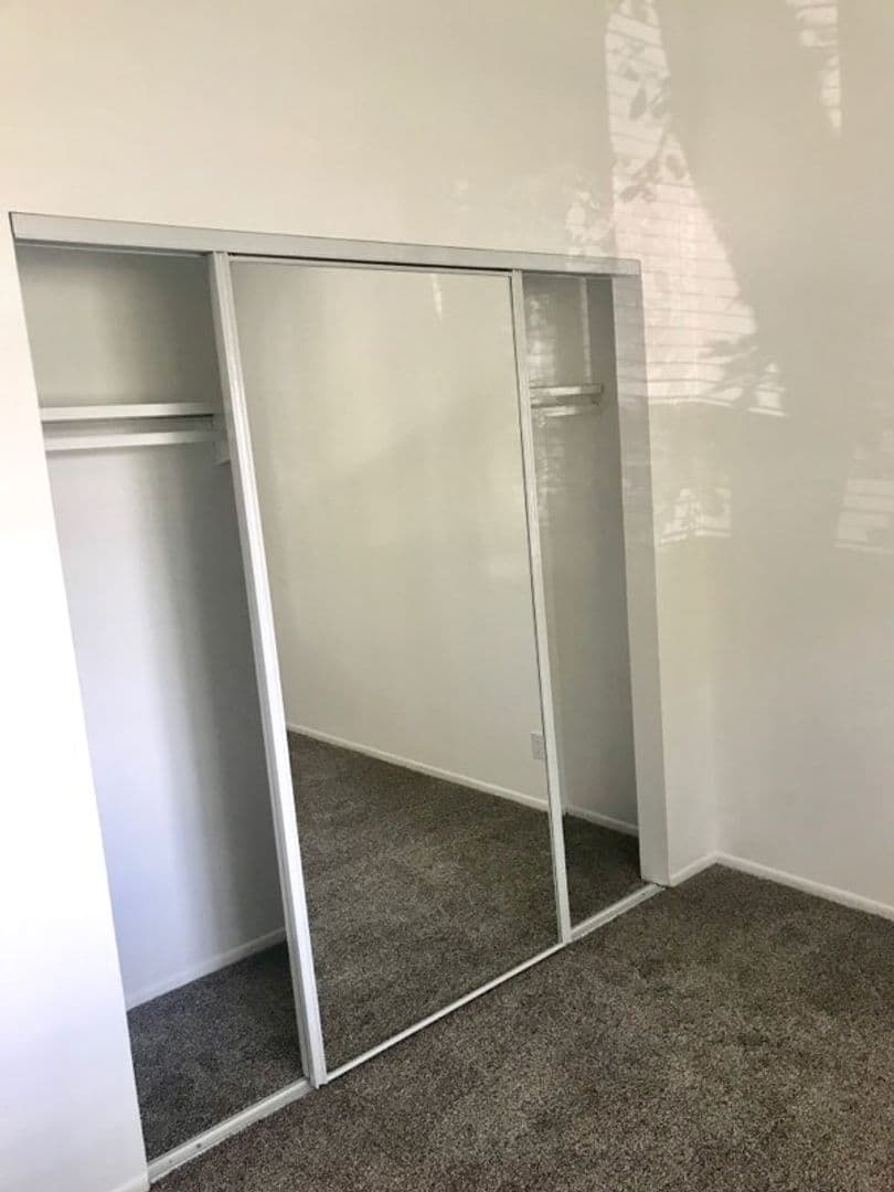Ventura Apartment: 99 N Ashwood Ave