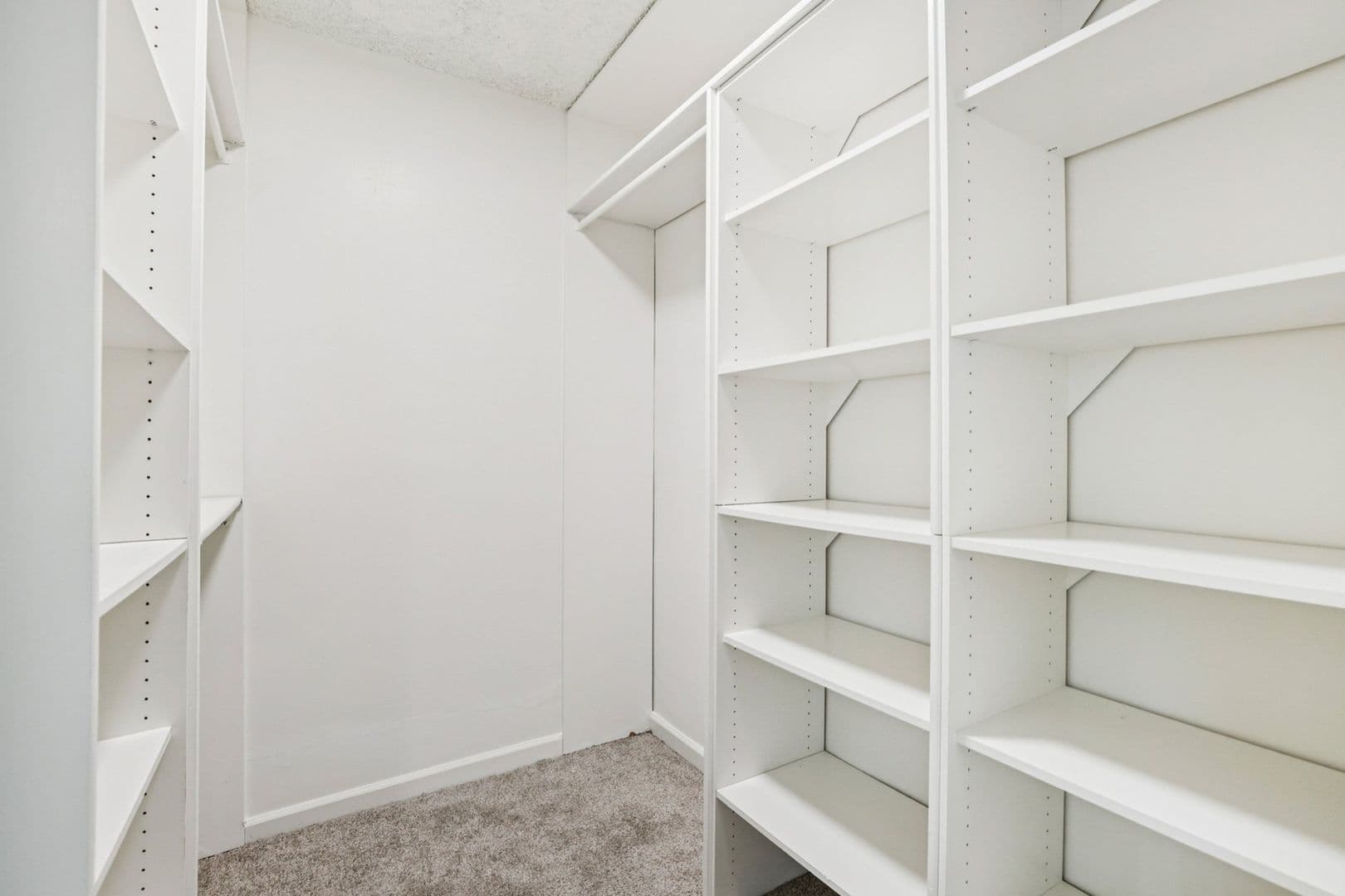 Anaheim Apartment: 1237 & 1243 North Dresden Place