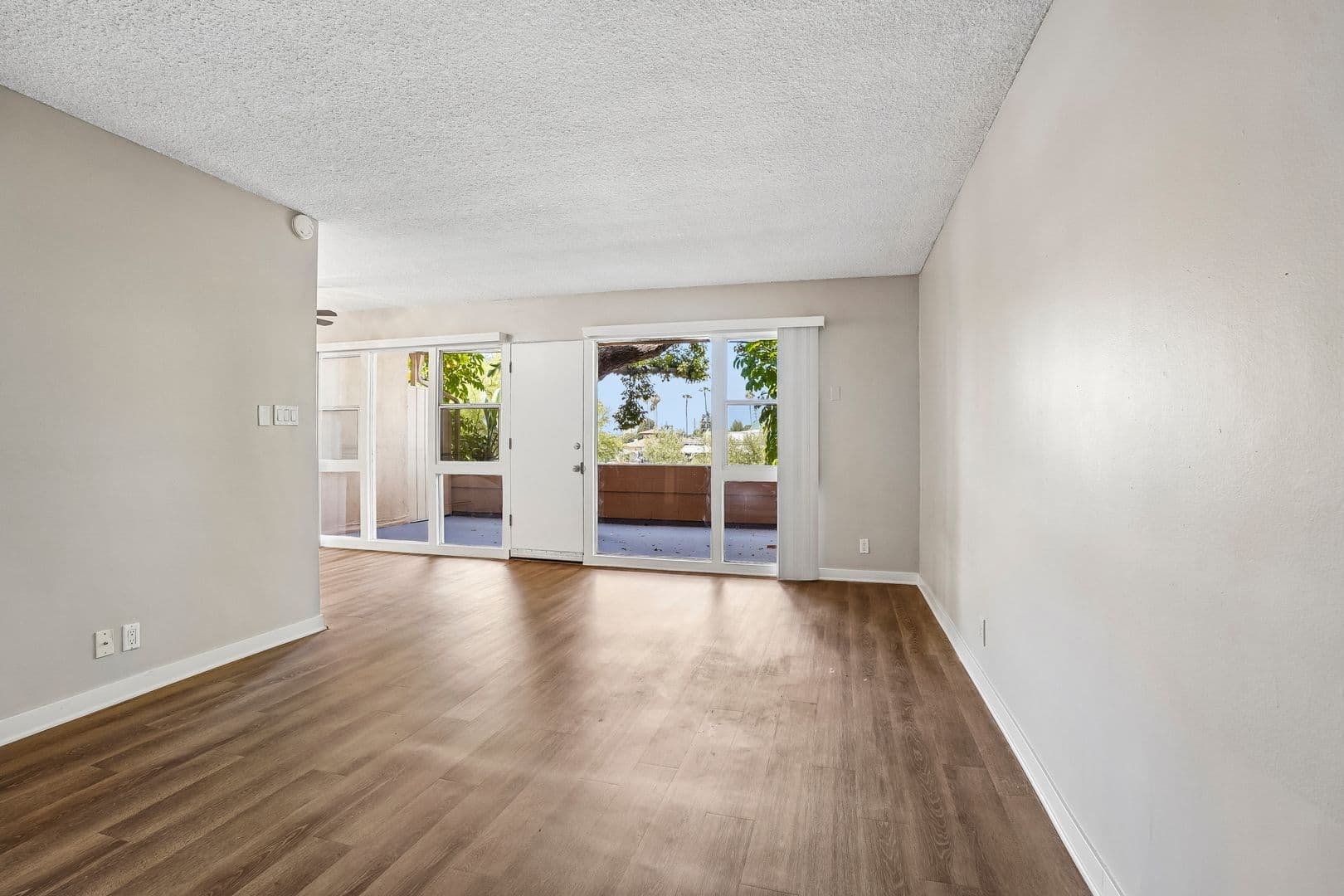 Pasadena Apartment: 410 Raymondale Drive