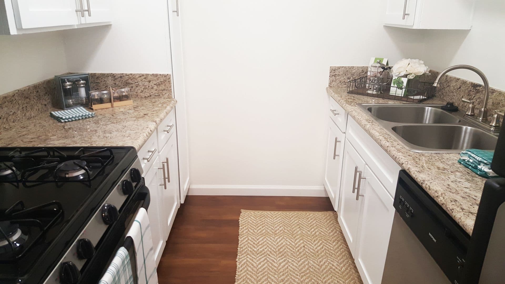 Pico Rivera Apartment: 9212 Burke Street