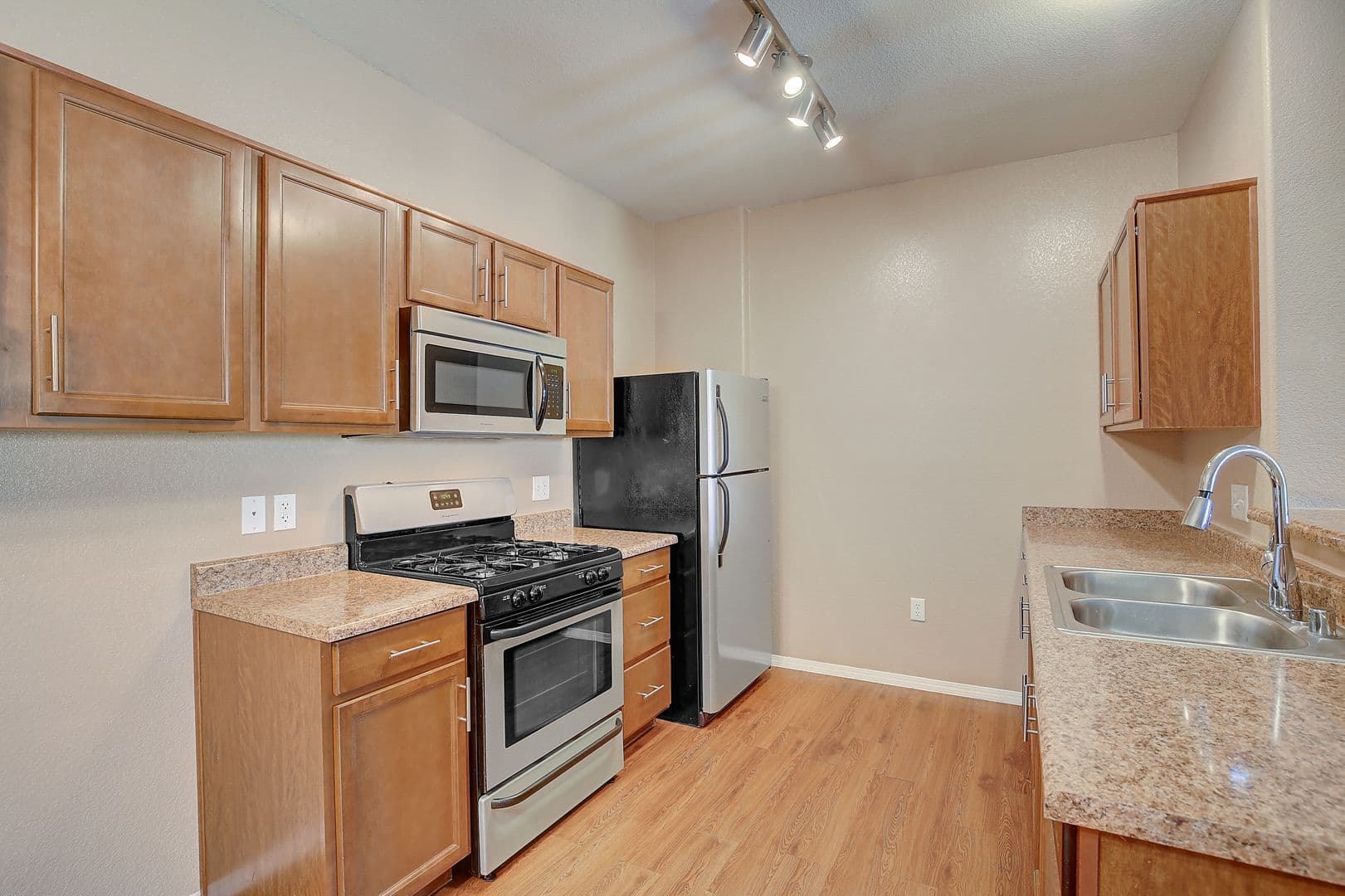 Las Vegas Apartment: 6885 W. Lone Mountain Rd.