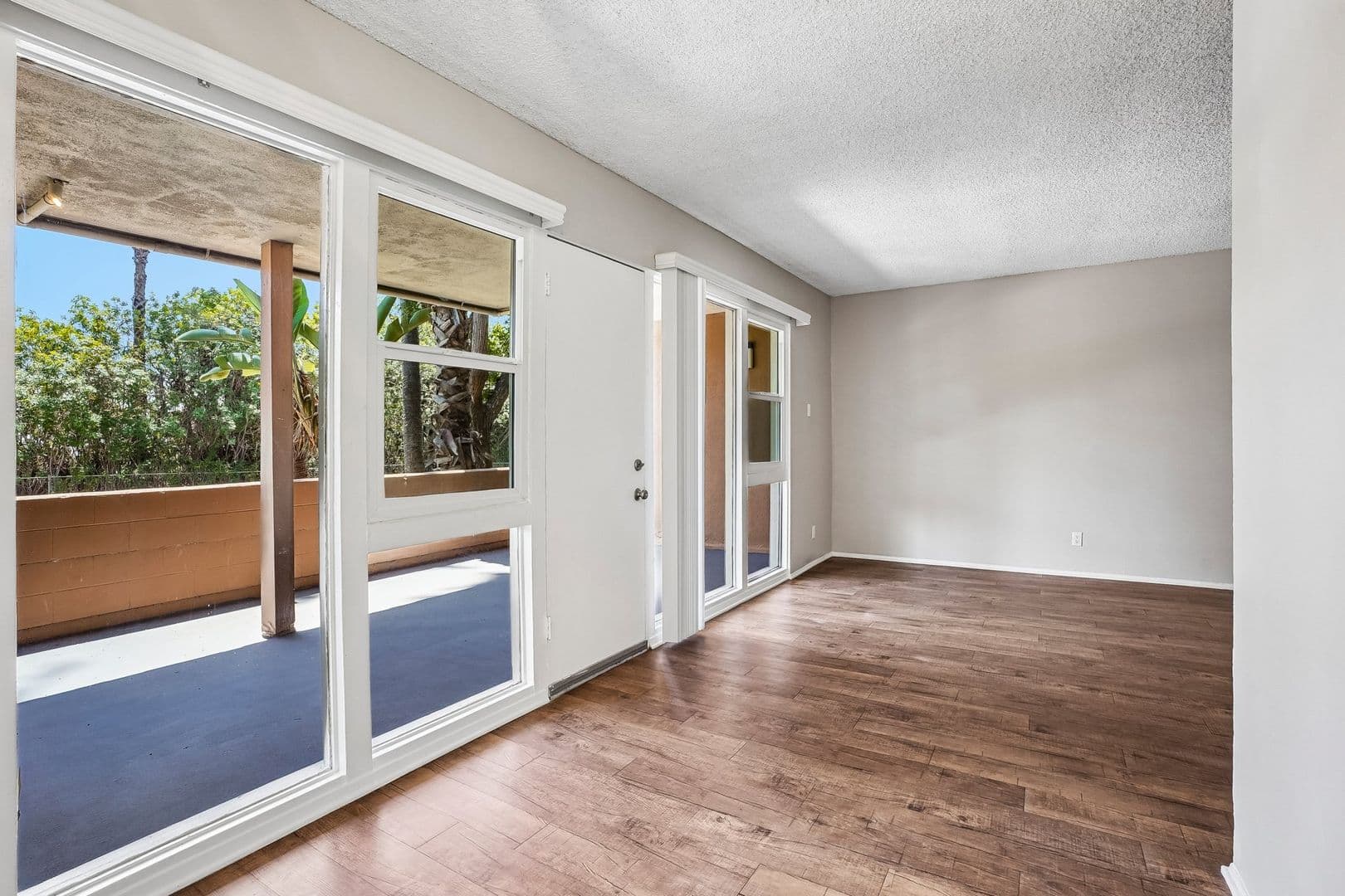 Pasadena Apartment: 410 Raymondale Drive